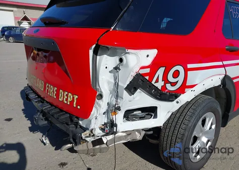 2024 Ford Police Interceptor z USA, uszkodzony, nr VIN 1FM5K8AB9RGA46893